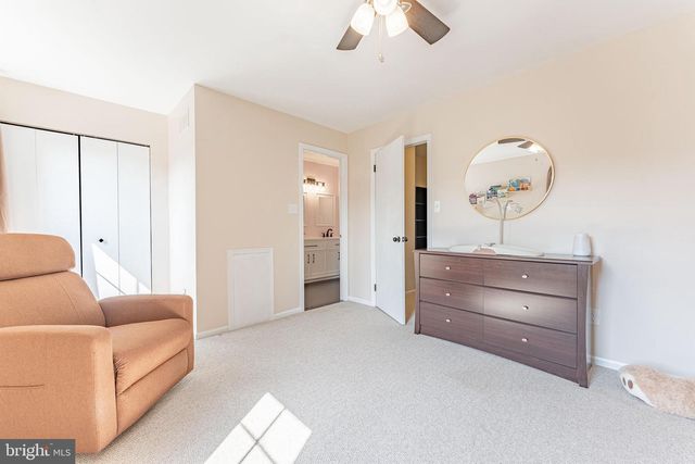 525 BASSETT LN, West Norriton, PA 19403