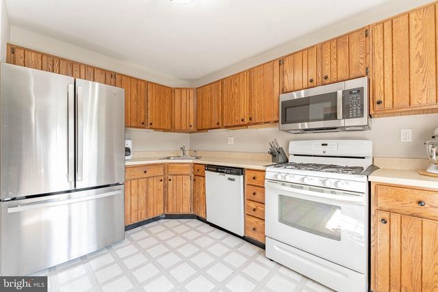 525 BASSETT LN, West Norriton, PA 19403
