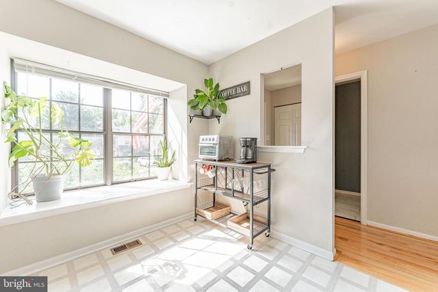 525 BASSETT LN, West Norriton, PA 19403