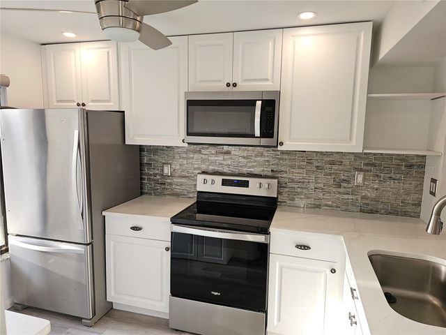 6343 PALMA DEL MAR BOULEVARD S 126, St Petersburg, FL 33715