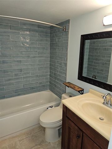 6343 PALMA DEL MAR BOULEVARD S 126, St Petersburg, FL 33715