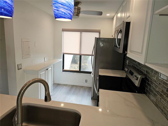 6343 PALMA DEL MAR BOULEVARD S 126, St Petersburg, FL 33715