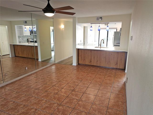 6343 PALMA DEL MAR BOULEVARD S 126, St Petersburg, FL 33715