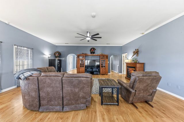 1825 Powell School Rd, Goodspring, TN 38460