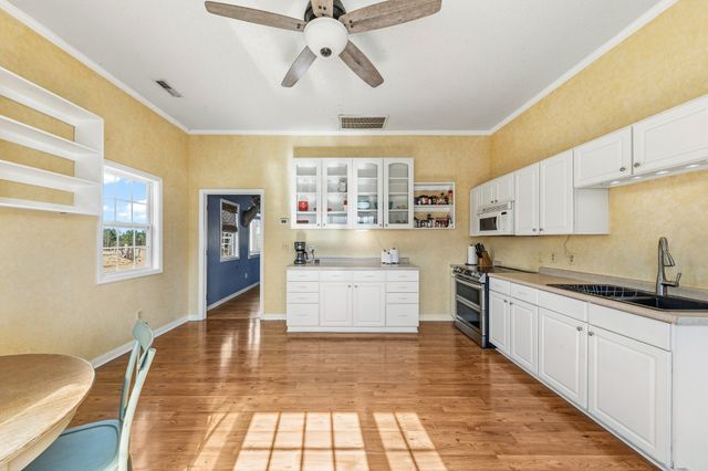 1825 Powell School Rd, Goodspring, TN 38460