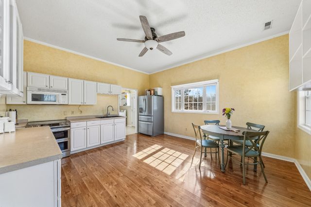 1825 Powell School Rd, Goodspring, TN 38460