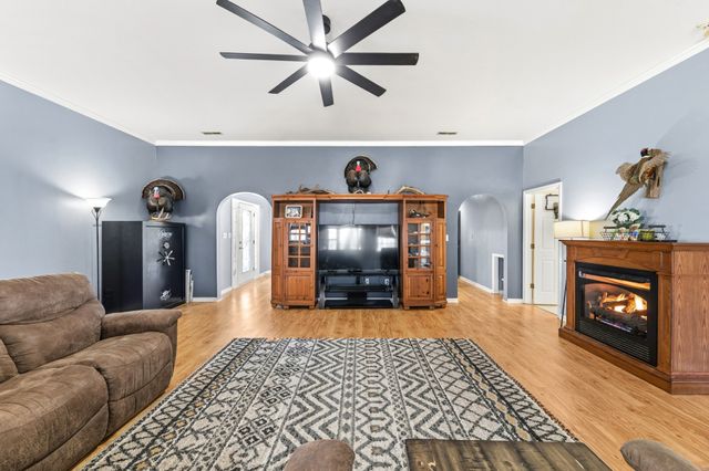 1825 Powell School Rd, Goodspring, TN 38460