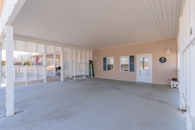 1825 Powell School Rd, Goodspring, TN 38460