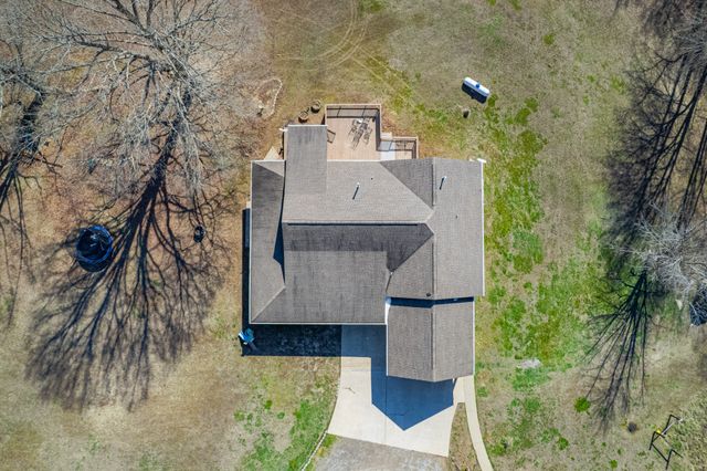 1825 Powell School Rd, Goodspring, TN 38460