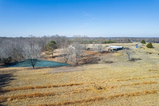 1825 Powell School Rd, Goodspring, TN 38460