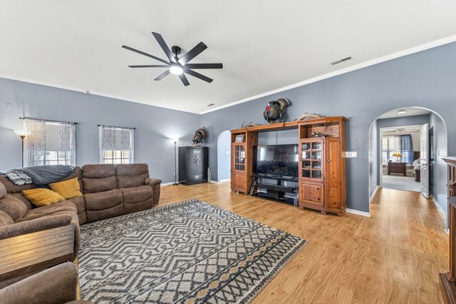 1825 Powell School Rd, Goodspring, TN 38460