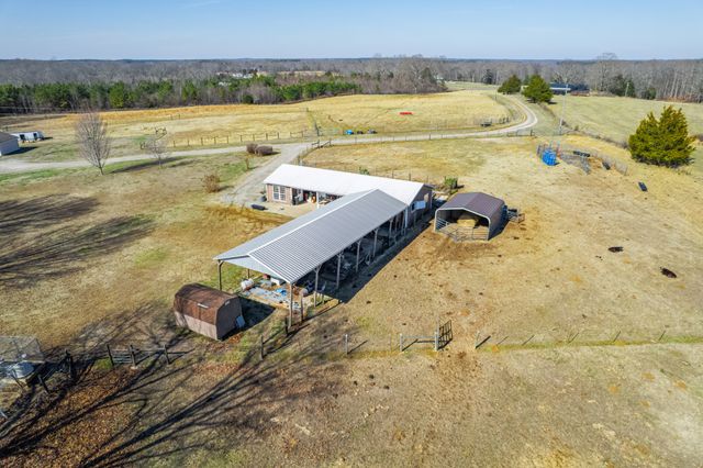 1825 Powell School Rd, Goodspring, TN 38460