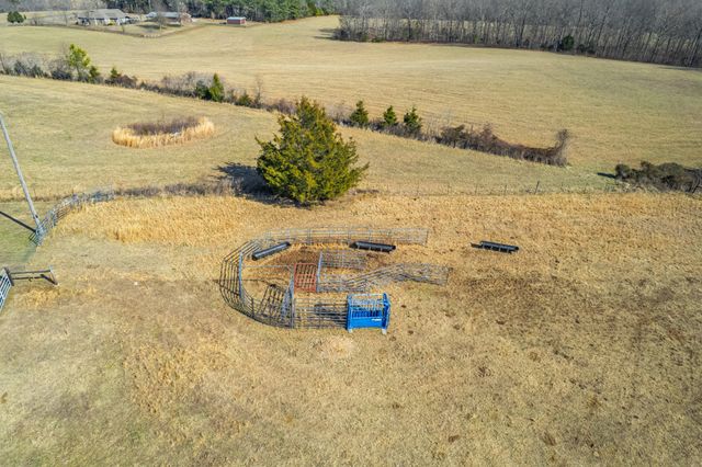 1825 Powell School Rd, Goodspring, TN 38460