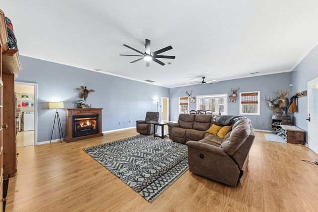 1825 Powell School Rd, Goodspring, TN 38460