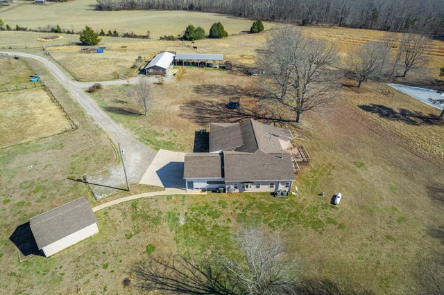 1825 Powell School Rd, Goodspring, TN 38460