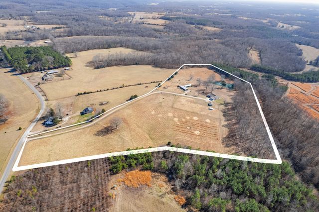 1825 Powell School Rd, Goodspring, TN 38460