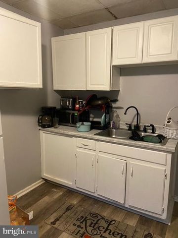 1713 APRICOT ST, Harrisburg, PA 17103