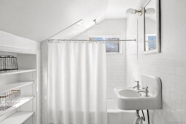 210 5th Street, Greenport, NY 11944