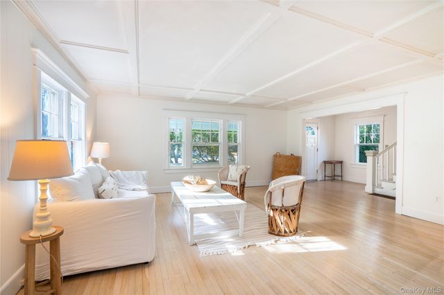 210 5th Street, Greenport, NY 11944