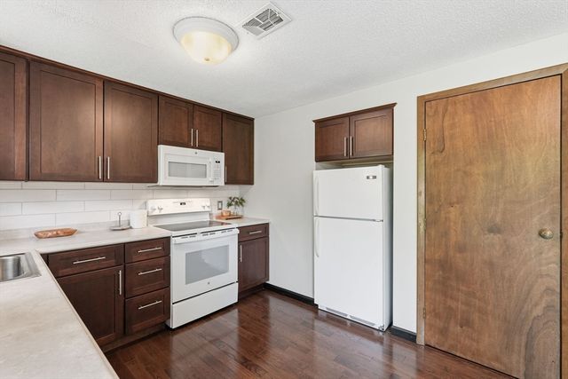 24 Granby Hts 24, Granby, MA 01033