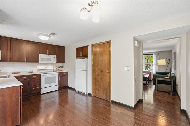 24 Granby Hts 24, Granby, MA 01033