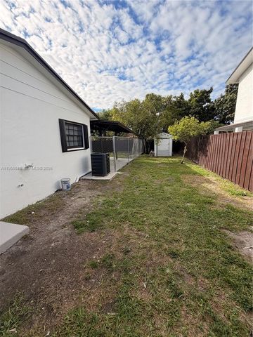 10854 SW 141st Ln, Miami, FL 33176