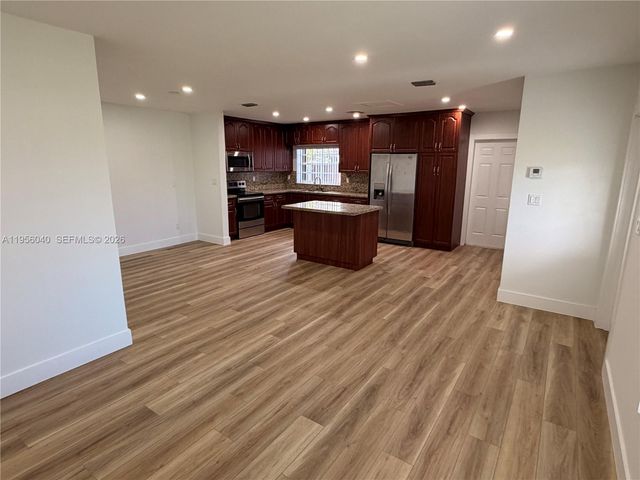 10854 SW 141st Ln, Miami, FL 33176