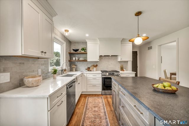 24 Harvest Hill, Wethersfield, CT 06109
