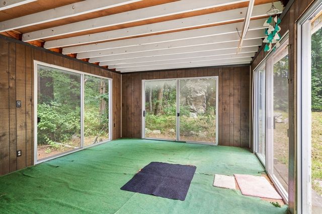 10 Taylor Lane, Dover, MA 02030