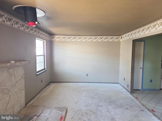 106 BANWELL LN, Mount Laurel, NJ 08054