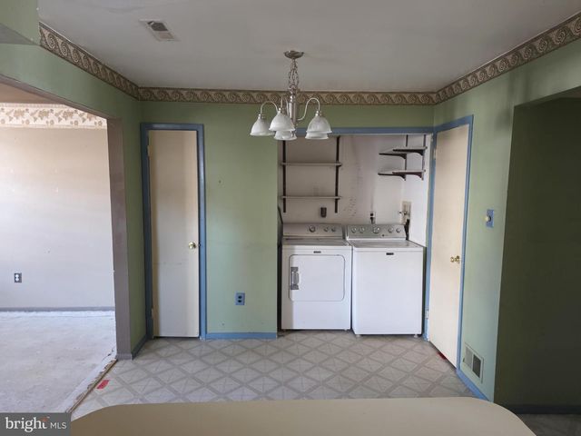 106 BANWELL LN, Mount Laurel, NJ 08054