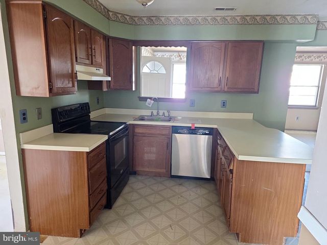 106 BANWELL LN, Mount Laurel, NJ 08054