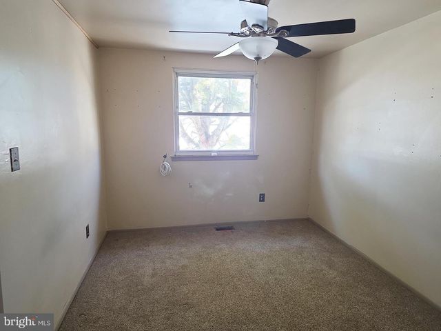 106 BANWELL LN, Mount Laurel, NJ 08054