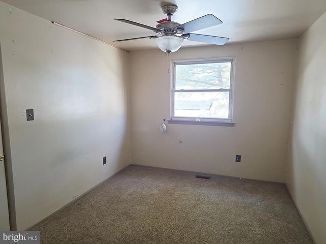 106 BANWELL LN, Mount Laurel, NJ 08054