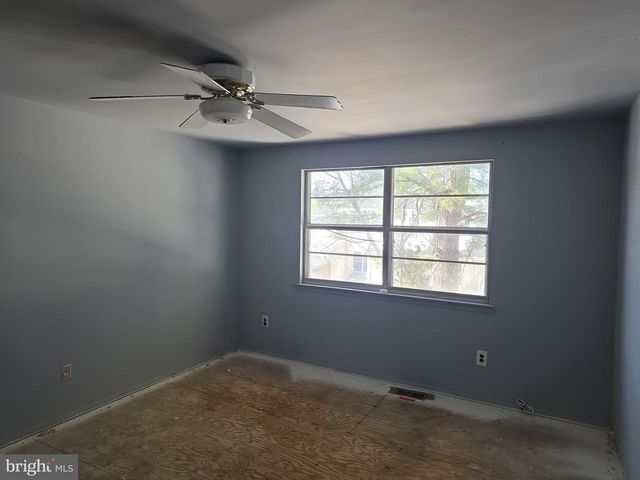 106 BANWELL LN, Mount Laurel, NJ 08054