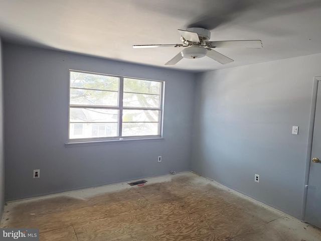 106 BANWELL LN, Mount Laurel, NJ 08054