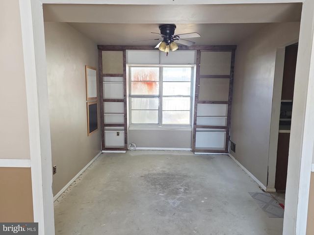 106 BANWELL LN, Mount Laurel, NJ 08054