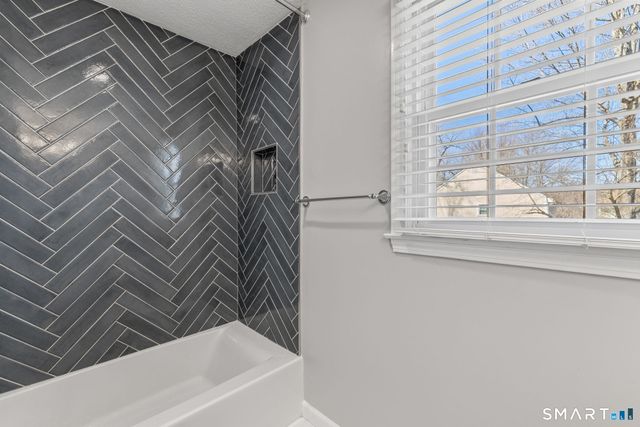 30 Hubbard Run Drive 30, Glastonbury, CT 06033