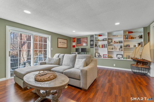 30 Hubbard Run Drive 30, Glastonbury, CT 06033