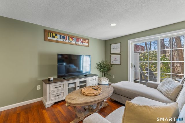 30 Hubbard Run Drive 30, Glastonbury, CT 06033