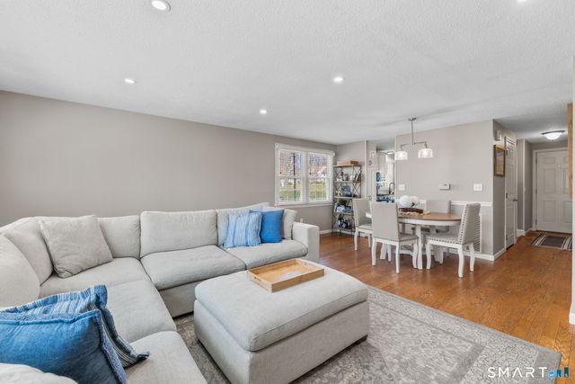 30 Hubbard Run Drive 30, Glastonbury, CT 06033