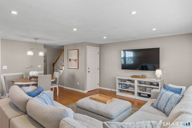 30 Hubbard Run Drive 30, Glastonbury, CT 06033