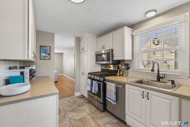 30 Hubbard Run Drive 30, Glastonbury, CT 06033