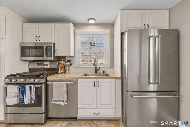 30 Hubbard Run Drive 30, Glastonbury, CT 06033