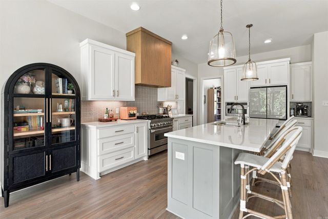 646 Glenwood Springs Drive, Little Rock, AR 72210