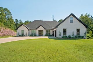 646 Glenwood Springs Drive, Little Rock, AR 72210