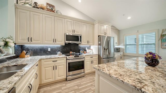 8750 OLDE HICKORY AVENUE 9305, Sarasota, FL 34238