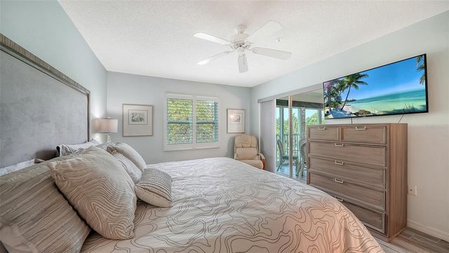8750 OLDE HICKORY AVENUE 9305, Sarasota, FL 34238