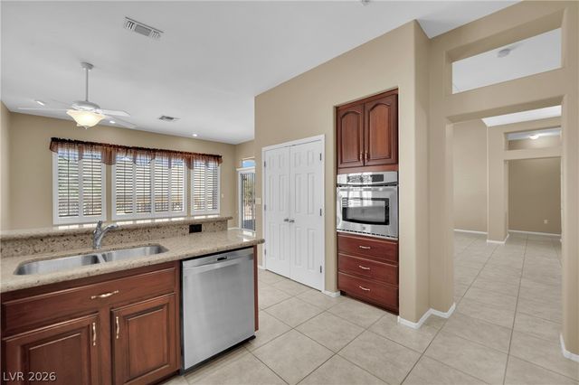 2138 Eagle Watch Drive, Henderson, NV 89012