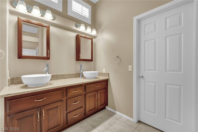 2138 Eagle Watch Drive, Henderson, NV 89012